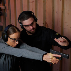 Pistolenschießen und richtig schießen mit Pistole