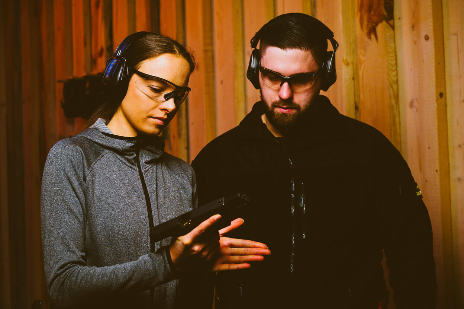 Edelweiss Adventure a Waffenbegutachtung